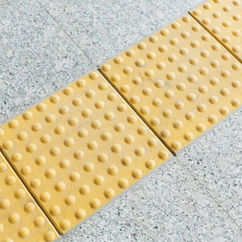 thumbnail_dsy-tactile-paving-yellow-dot-f97z_600